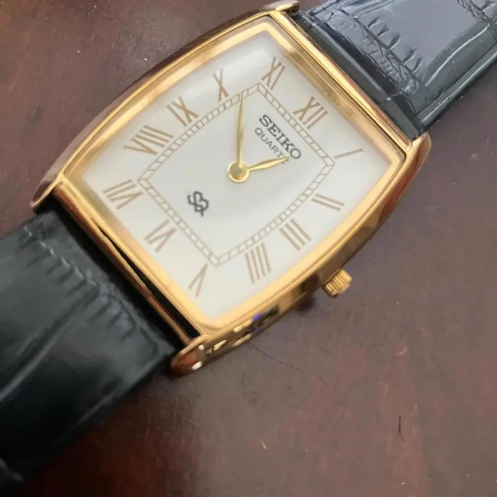 Rare Vintage Seiko Slim Tonneau/Barrel Tank Gold and Black Dress Watch